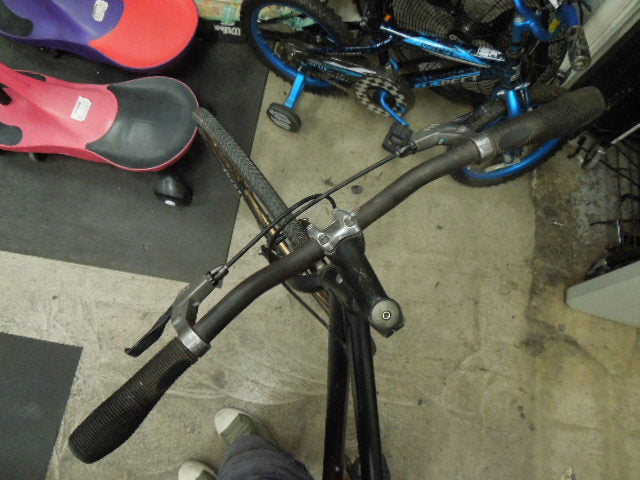 Load image into Gallery viewer, Used Trek Soho S 27.5" Wheel Commuter Bike in Matte Black
