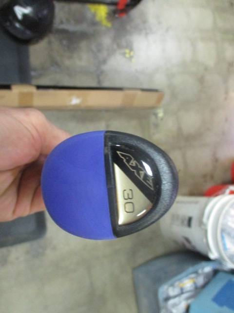 Load image into Gallery viewer, AXE Avenger Pro Composite 30" 20oz Softball Bat
