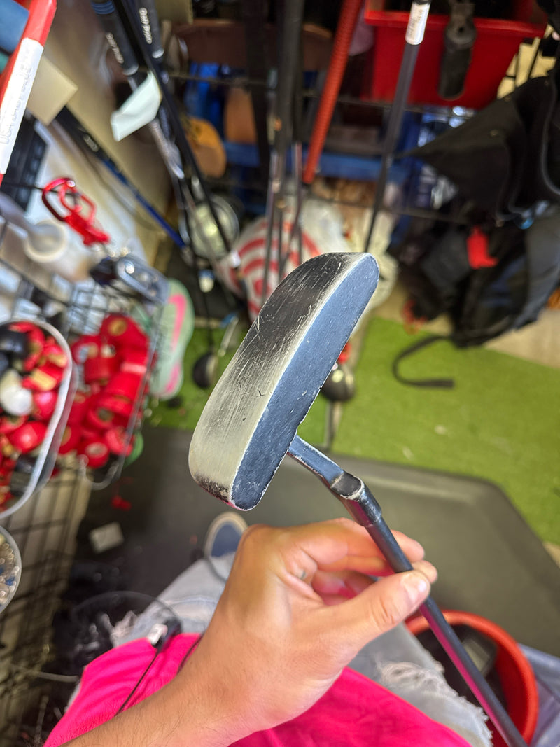 Load image into Gallery viewer, Used Trend Precision Golf Trend Zone Ti. Shaft Right Hand Offset Blade Putter
