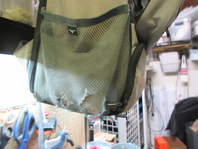 Load image into Gallery viewer, Used Mizuno Utility Softball Backpack
