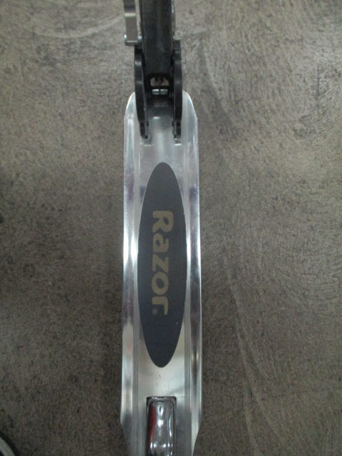 Load image into Gallery viewer, Used Razor Kids Folding Scooter
