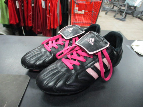 Used Adidas Soccer Cleats Size 5.5