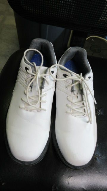 Load image into Gallery viewer, Used Fenlern Golf Shoes Adult Size 8.5
