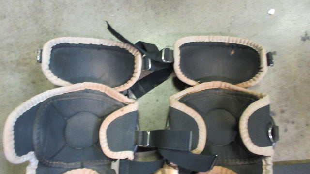 Load image into Gallery viewer, Used Under Armour UALG2-JRVS Catcher&#39;s Shin Guards Size Junior
