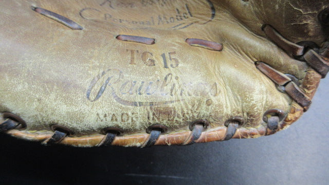 Load image into Gallery viewer, Used Vintage Rawlings Heart of the Hide TG15 Ken Boyer Leather Baseball Glove
