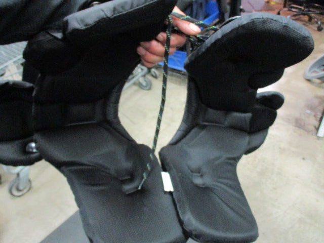 Load image into Gallery viewer, Used Champro Gauntlet Youth Medium Football Shoulder Pads
