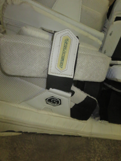 Load image into Gallery viewer, Used Vaughn Velocity Intermediate Goalie Leg Pads 31+2
