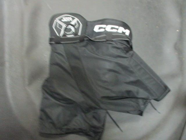 Load image into Gallery viewer, Used CCM NEXT Youth Large Hockey Breezers
