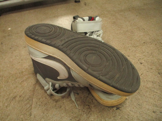 Used Nike Gray Basketball Shoes Size 5.5