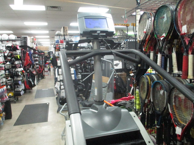 Load image into Gallery viewer, Used StairMaster SM5 StepMill  w/10&quot; Touch Screen
