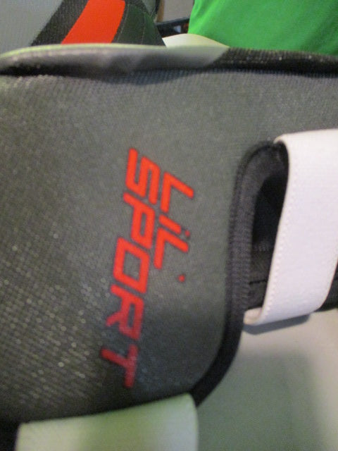 Load image into Gallery viewer, Used Bauer Lil' Sport Junior Medium Hockey Elbow Pads
