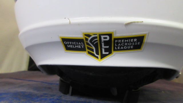 Load image into Gallery viewer, Used Cascade CPVR Lacrosse Helmet w/ Chin Strap Size Small/Medium
