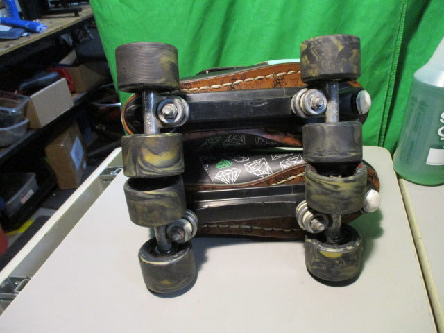 Load image into Gallery viewer, Used Vallina Diamond Quad Skates Size Unknown
