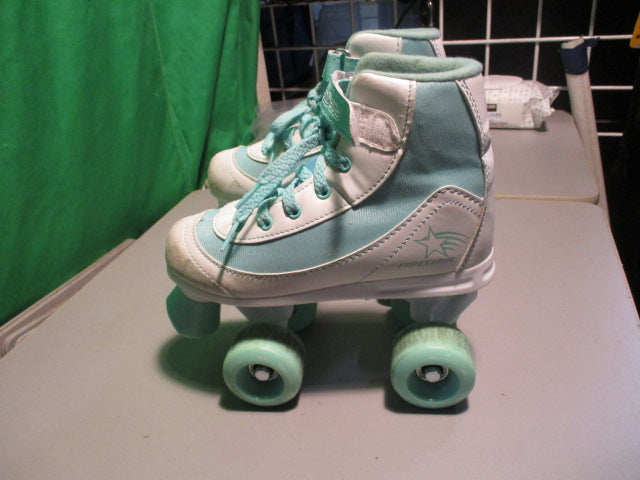 Load image into Gallery viewer, Used Roller Derby Fire Star Size Girls 2 Roller Skates
