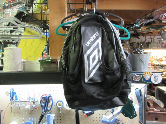 Load image into Gallery viewer, Used Umbro Backpack

