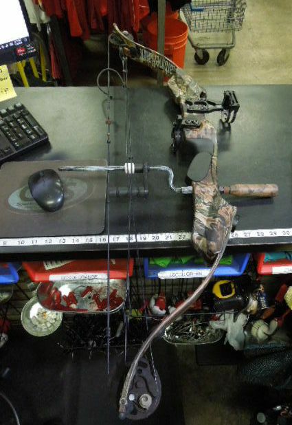 Used Golden Eagle Carbine Hawk Adv Xt Wheel RH Compound Bow
