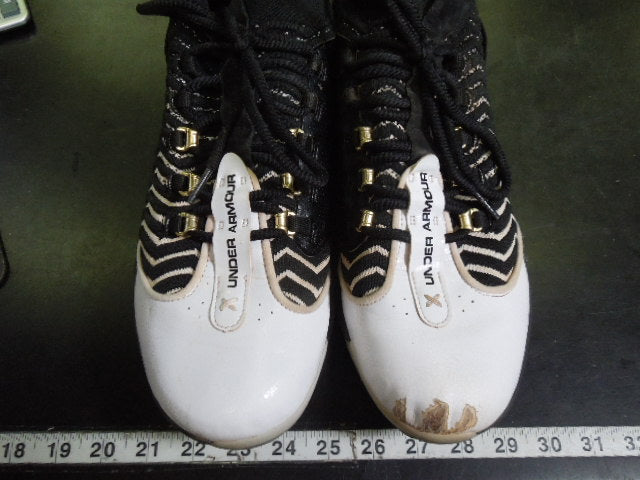 Load image into Gallery viewer, Used Under Armour Harper 9 Pro Baseball Cleats Size 12
