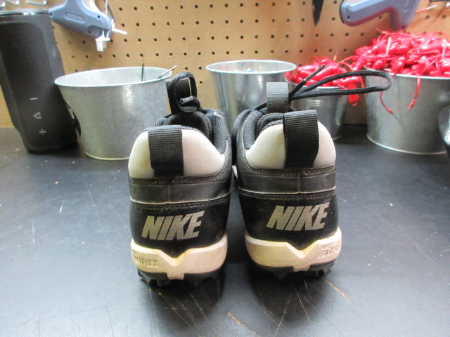 Load image into Gallery viewer, Used Nike Alpha Menace 4 Shark Football Cleats - Size 7.5
