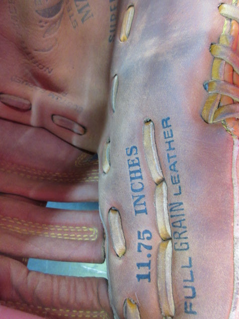 Load image into Gallery viewer, Used Mizuno MZ1175 11.75" Leather Glove - RHT
