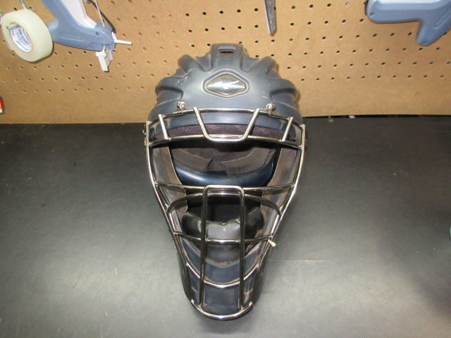 Load image into Gallery viewer, Used Mizuno Women's Samurai Softball Catchers Helmet - 6 1/2" - 7 1/4"
