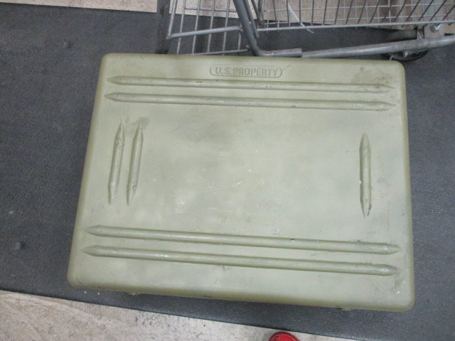 Load image into Gallery viewer, Used US Property Military 8 Buckle Box
