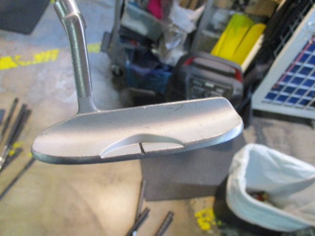 Load image into Gallery viewer, Used Lion Target Line Copper Insert RH 36&quot; Putter
