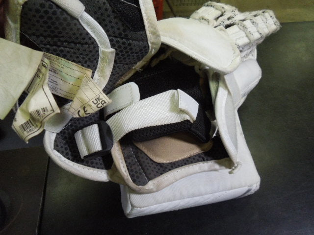 Load image into Gallery viewer, Used Bauer S23 GSX Jr. Left Hand Catch Glove
