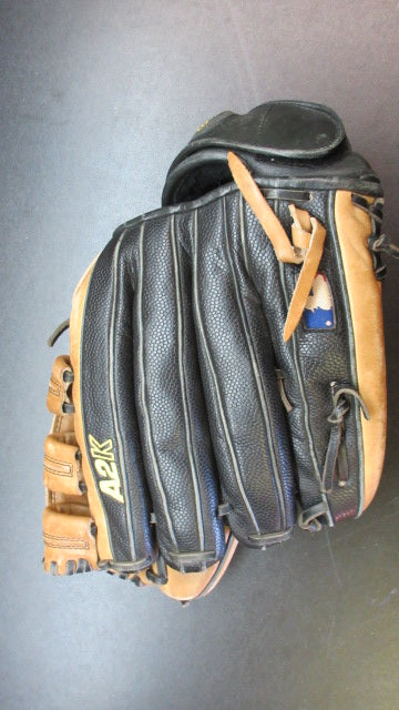 Used Wilson A2000 Pro Stock 1955 12.5