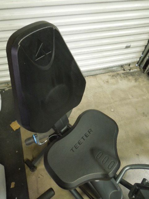 Load image into Gallery viewer, Used Teeter Free Step Seated Elliptical
