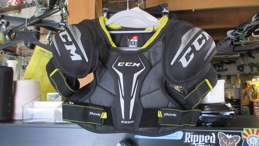 Used CCM Tacks  9550 Hockey Chest Protector - Size JR Large