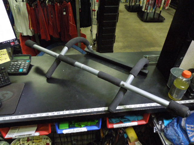 Load image into Gallery viewer, Used Pro X Fit Iron Gym Doorway Pull Up Bar
