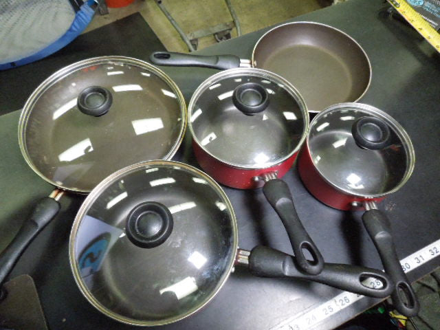 Load image into Gallery viewer, Used Farberware 10pc Non Stick Cooking Set 2 Skillets 4 Pots 4 Lids

