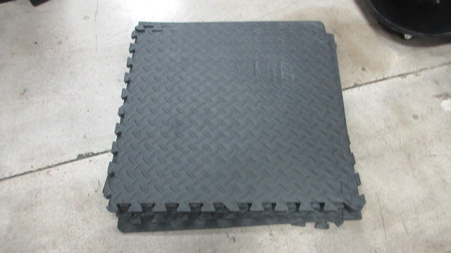 Load image into Gallery viewer, Used 24" X 24" Foam Puzzle Mat Set Of 6
