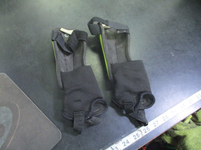 Load image into Gallery viewer, Used Otto Youth Shin Guards

