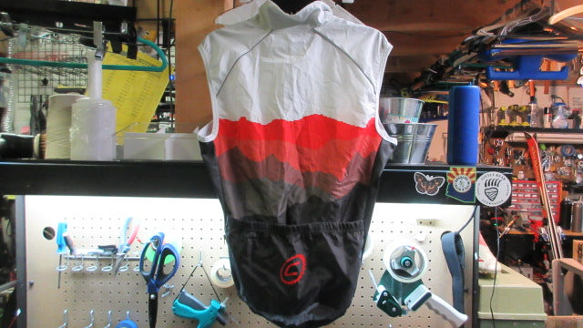 Load image into Gallery viewer, Used Cyclologic Cycling Vest - Size Small
