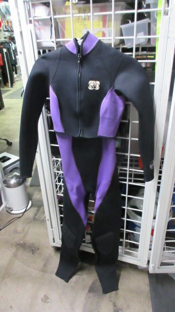 Load image into Gallery viewer, Used Body Glove Bad Betty 2 Piece Wet Suit Womens Size 5/6
