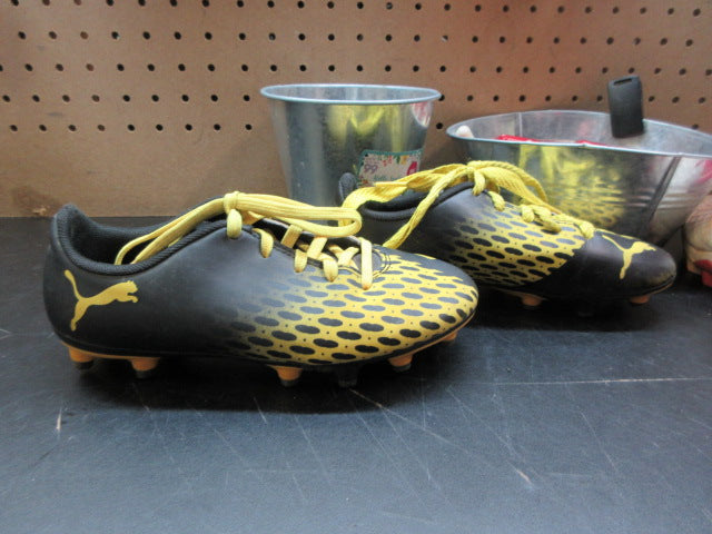 Load image into Gallery viewer, Used Puma Spirit III FG Soccer Cleats - Size Youth 1
