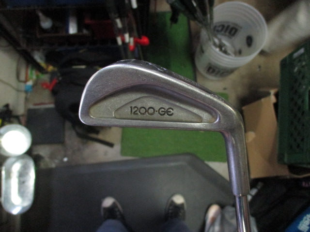 Load image into Gallery viewer, Vintage Wilson 1200 Gear Effect Right Hand 2 Iron
