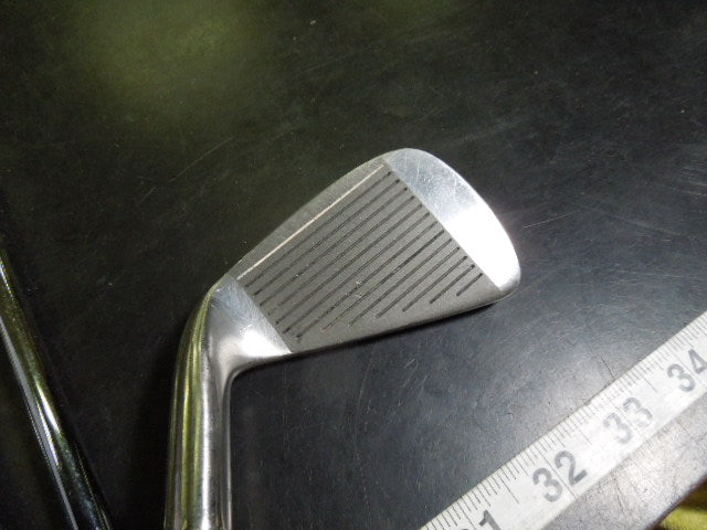 Load image into Gallery viewer, Used White Bluff Golf DDI 8 pc Right Hand Iron Set 3-9i and Pw
