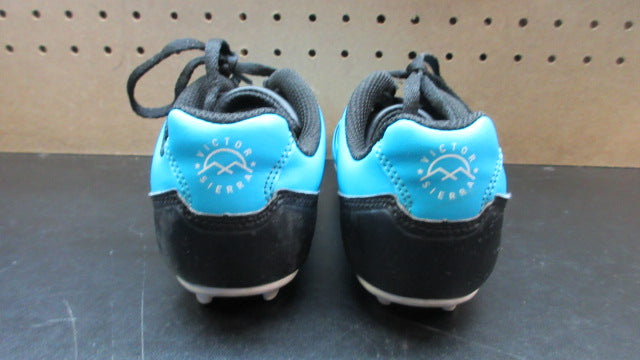 Load image into Gallery viewer, Used Victor Sierra Kids Cattura MD JR Soccer Shoes - Size 2

