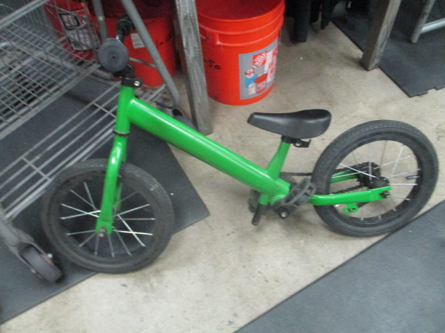 Load image into Gallery viewer, Used Green kids 14&quot; Bike
