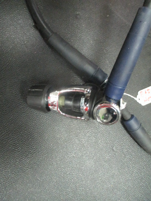 Load image into Gallery viewer, Used Scuba Pro MK10 Scuba Regulator
