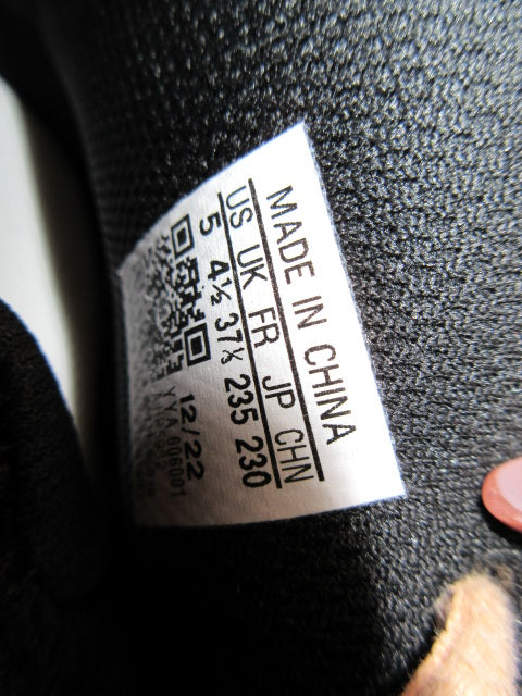 Load image into Gallery viewer, Used Adidas Adult Freak Spark MD 23 Football Cleats - Size 5
