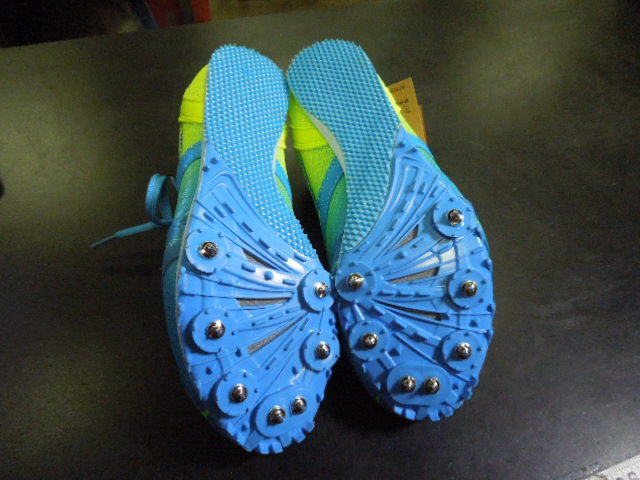 Load image into Gallery viewer, Like New HHEALTH 5599S ProMax Track Spike Size 5.5
