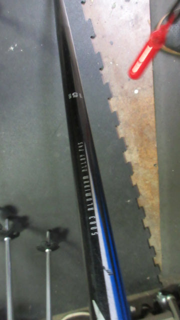 Load image into Gallery viewer, Used Swix 115cm Downhill Ski Poles
