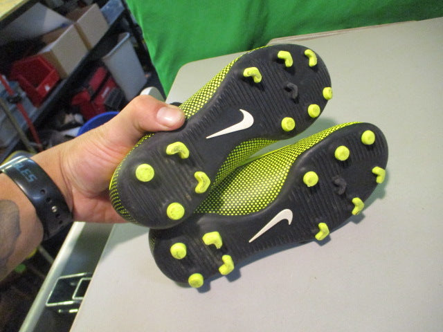 Load image into Gallery viewer, Used Nike Size 12C Soccer Cleats
