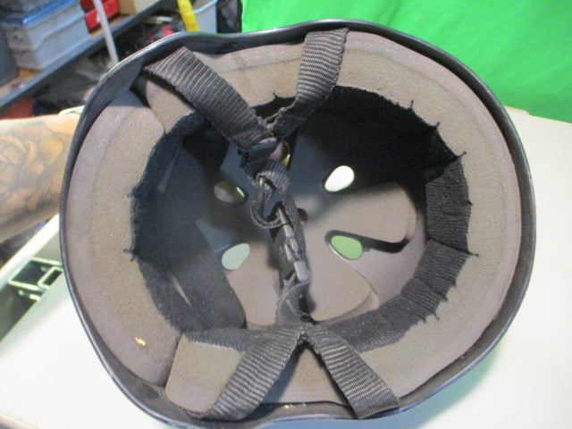 Load image into Gallery viewer, Used Triple Eight NYC XS Bicycle Helmet
