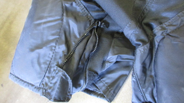 Load image into Gallery viewer, Used Reebok 9K Hockey Breezers - Size Large
