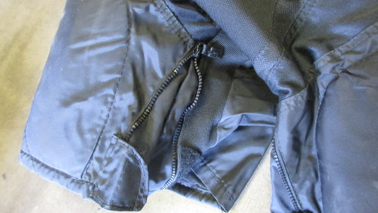 Used Reebok 9K Hockey Breezers - Size Large