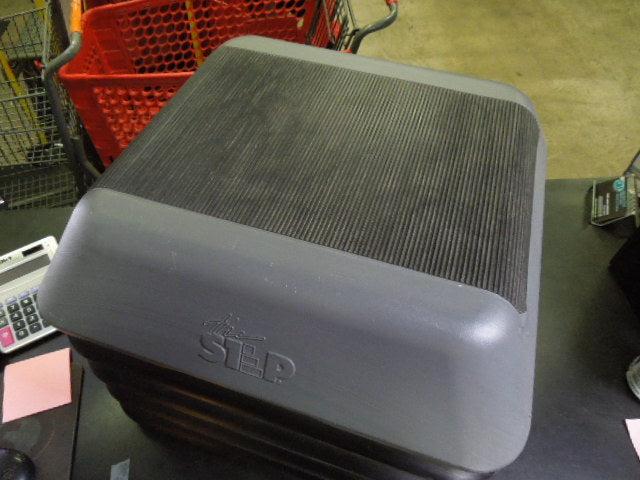 Load image into Gallery viewer, Used The Step Adjustable High Step Aerobic Platform With1 Platform and 4 Risers
